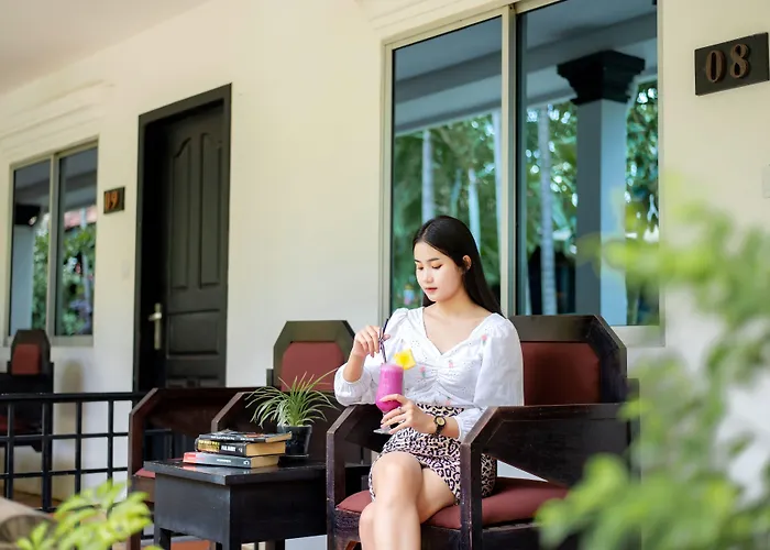 The Oasis Harbor Hotel